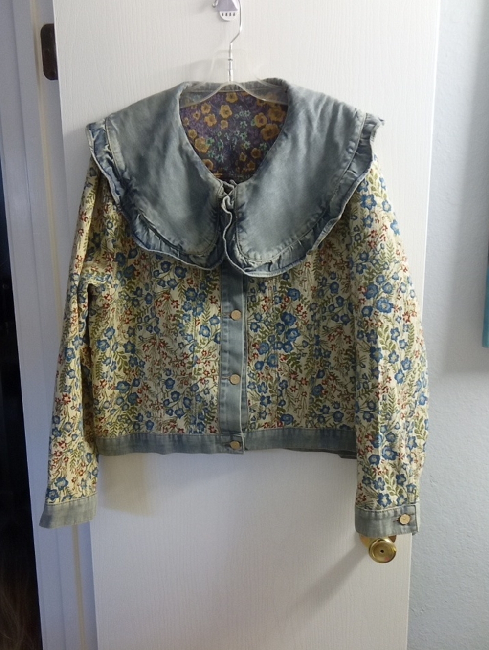 Quilted Floral Jean Jacket with Ruffled Denim Collar - Blue Floral